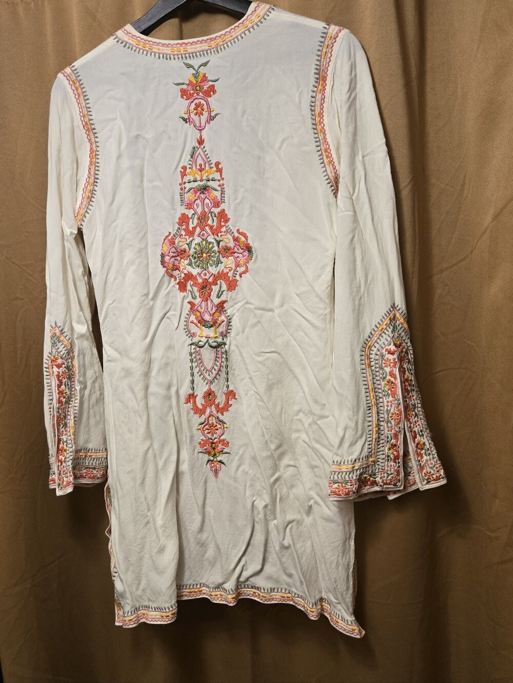 Papillon Cream Embroidered Half Button-Front Top Size Small